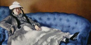 Portraet der Frau Manet auf blauem Sofa 