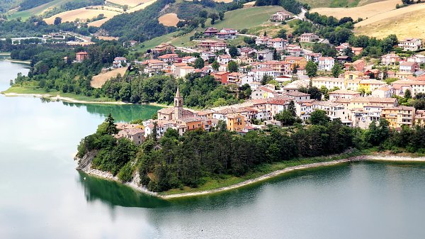 Kirche am See