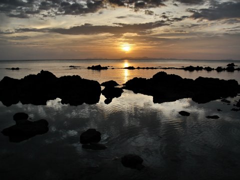 Afrikanischer Sonnenuntergang am Meer – Leinwandbild
